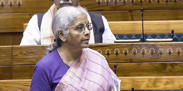 ലോക്കറുകളിൽ വച്ച വസ്തുക്കൾ നഷ്ടമായാൽ വാർഷികവാടകയുടെ നൂറിരട്ടിവരുന്ന തുക ഇൻഷുറൻസ് പരിരക്ഷ: കേന്ദ്ര ധനമന്ത്രി നിർമലാ സീതാരാമൻ