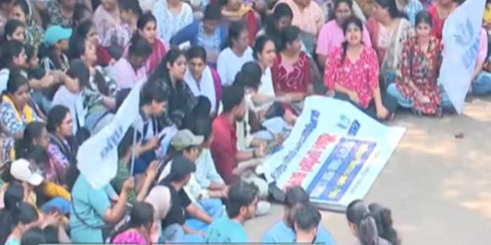 നഴ്സുമാരുടെ സമരത്തിൽ ആശുപത്രി പ്രവർത്തനങ്ങൾ അവതാളത്തിൽ!! നഴ്സുമാരുടെ ജോലിയും ചെയ്യുന്നത് ഡോക്ടർമാർതന്നെ, ശസ്ത്രക്രിയ കഴിഞ്ഞ് ഐ.സി.യു.വിലുണ്ടായിരുന്ന രോഗികളിൽ ഗുരുതര പ്രശ്‌നങ്ങളില്ലാത്തവരെയും വാർ‍ഡിൽ കിടക്കുന്ന രോ​ഗികളെയും ഡിസ്ചാർജ് ചെയ്യേണ്ട അവസ്ഥ, ശസ്ത്രക്രിയകൾ മാറ്റിവെച്ചു