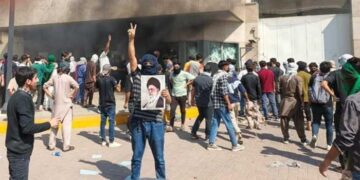 ഇറാൻ ആക്രമണത്തിൽ അമേരിക്കയ്ക്കെതിരെ തിരിഞ്ഞ് പാക്കിസ്ഥാൻ, യുഎസ് എംബസി ഓഫിസിന് തീയിട്ടു!! പ്രതിഷേധക്കാരെ നീക്കാൻ കണ്ണീർ വാതകപ്രയോഗം, ഇറാനെതിരെ യുഎസും ഇസ്രയേലും നടത്തുന്ന “അനാവശ്യമായ ആക്രമണങ്ങളെ” ശക്തമായി അപലപിച്ച് പാക് ഉപപ്രധാനമന്ത്രി- Video