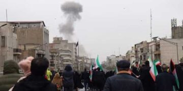 “ഒരു കാര്യം ഇസ്രയേൽ ഓർക്കുന്നത് നന്നായിരിക്കും, ഖത്തറല്ല പാക്കിസ്ഥാൻ, ലോകത്തെവിടെയെങ്കിലും ഞങ്ങളുടെ നയതന്ത്രജ്ഞർക്ക് എന്തെങ്കിലും ദോഷം സംഭവിച്ചാൽ ഞങ്ങൾ അവരെ തകർത്തു തരിപ്പണമാക്കും”!! ടെഹ്റാനിലെ പാക്കിസ്ഥാൻ എംബസിക്ക് സമീപം ഇസ്രയേൽ- യുഎസ് ആക്രമണം, അമേരിക്കയെ ഒഴിവാക്കി ഇസ്രയേലിന് പാക്കിസ്ഥാന്റെ മുന്നറിയിപ്പ്