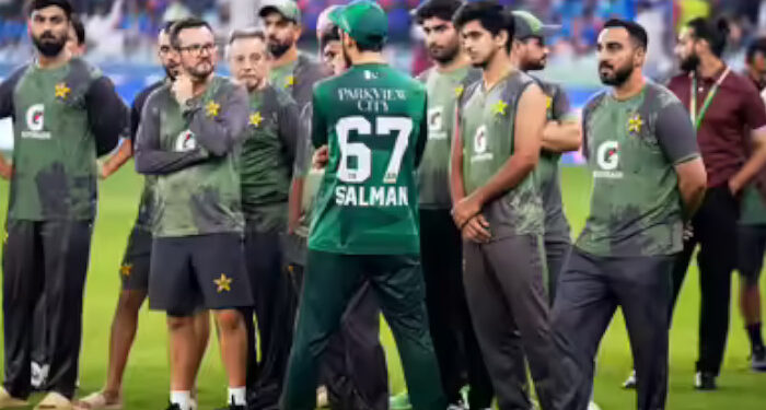 ലോകകപ്പ് മത്സരത്തിനിടെ ഹൗസ് കീപ്പിങ് ജീവനക്കാരിയോട് മോശമായി പെരുമാറി പാക് ക്രിക്കറ്റ് താരം, യുവതി നിലവിളിച്ചതോടെ ക്ഷമാപണം,  പിന്നാലെ താരത്തിന് പിഴ, കൂടുതല്‍ അച്ചടക്ക നടപടിക്ക് പിസിബി