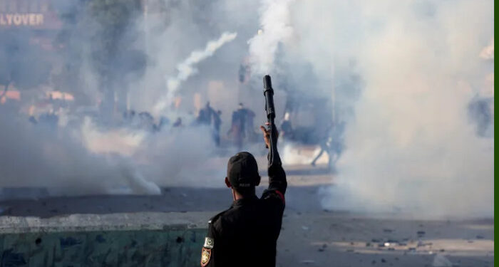 അമേരിക്കയെ പിന്തുണയ്ക്കുന്നവർ രാജ്യദ്രോഹികള്, ഇസ്രയേലിനോട് പ്രതികാരം ചെയ്യണം, കലാപഭൂമിയായി പാകിസ്ഥാന്, 23 പേര് കൊല്ലപ്പെട്ടു, നിരവധിപേര്ക്ക് പരിക്ക്, കര്ഫ്യൂ ഏര്പ്പെടുത്തി ഭരണകൂടം