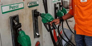 പ്രീമിയം പെട്രോളിന്റെ വില കൂട്ടി; ലിറ്ററിന് 2 രൂപയാണ് വർദ്ധിപ്പിച്ചിരിക്കുന്നത്