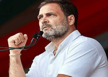 സ്ത്രീകൾക്ക്  കെഎസ്ആർടിസിയിൽ സൗജന്യ യാത്ര, കോളജ് വിദ്യാർഥിനികൾക്ക് മാസം 1000രൂപ‌.ക്ഷേമപെൻഷൻ  3000,മുതിർന്ന പൗരൻമാർക്ക് പ്രത്യേക വകുപ്പ് : കേരളത്തിനായി രാഹുൽ ​ഗാന്ധിയുടെ  അഞ്ച് ഉറപ്പ്