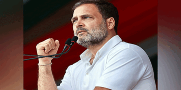 കെഎസ്ആർടിസി ബസിൽ സ്ത്രീകൾക്ക് സൗജന്യ യാത്ര, കോളജ് വിദ്യാർഥിനികൾക്ക് മാസം 1000രൂപ‌.ക്ഷേമപെൻഷൻ മാസം 3000,മുതിർന്ന പൗരൻമാർക്ക് പ്രത്യേക വകുപ്പ് : കേരളത്തിനായി രാഹുൽ ​ഗാന്ധിയുടെ  അഞ്ച് ഉറപ്പ്