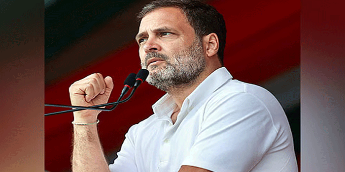 കെഎസ്ആർടിസി ബസിൽ സ്ത്രീകൾക്ക് സൗജന്യ യാത്ര, കോളജ് വിദ്യാർഥിനികൾക്ക് മാസം 1000രൂപ‌.ക്ഷേമപെൻഷൻ മാസം 3000,മുതിർന്ന പൗരൻമാർക്ക് പ്രത്യേക വകുപ്പ് : കേരളത്തിനായി രാഹുൽ ​ഗാന്ധിയുടെ  അഞ്ച് ഉറപ്പ്