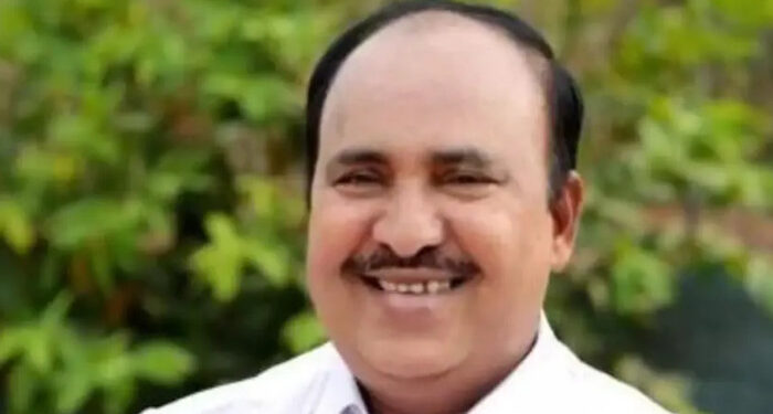 തനിക്ക് മുന്നേ ഉണ്ടായിരുന്ന ഐഎൻടിയുസി സംസ്ഥാന അധ്യക്ഷൻമാരെല്ലാം തെരഞ്ഞെടുപ്പിൽ മത്സരിച്ചിട്ടുണ്ട്, തന്റെ പേര് വെട്ടിയോ ഇല്ലയോ എന്ന് അറിയില്ല. പാര്‍ട്ടിക്കകത്ത് എന്തും പറയാം എന്തും ചെയ്യാമെന്നുള്ള സാഹചര്യം, തന്നെ  പലരും അഴിമതിക്കാരനാക്കി ചിത്രീകരിക്കുകയാണ്- കോണ്‍ഗ്രസിനെതിരെ ആര്‍ ചന്ദ്രശേഖര്‍