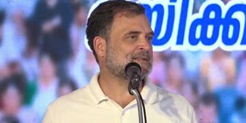 എന്റെ പേരിൽ 36 കേസുകളുണ്ട്, 55 മണിക്കൂർ തുടർച്ചയായി എന്നെ ചോദ്യംചെയ്തു, കേരള മുഖ്യമന്ത്രിയെ ബിജെപി ആക്രമിക്കുന്നില്ല എന്നതിന്റെ ആദ്യ തെളിവാണിത്, പ്രധാനമന്ത്രി ഇവിടെ വന്നു, അദ്ദേഹം ശബരിമലയിൽ സംഭവിച്ച കാര്യങ്ങളെക്കുറിച്ച് മറന്നുപോയിരിക്കുന്നു- രാഹുൽ ​ഗാന്ധി