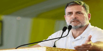 ‘റബ്ബറിന് താങ്ങുവില 250 രൂപയാക്കും;യുഡിഫി ഭരണത്തിൽ വന്നാലുള്ള ആദ്യ മന്ത്രി സഭാ പ്രഖ്യാപനം‘-  രാഹുൽ ഗാന്ധി