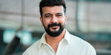 കൈപ്പത്തി ചിഹ്നത്തിൽ മത്സരിക്കുന്നതില്‍ അഭിമാനം, മമ്മൂട്ടിയുടെ അനുഗ്രഹം വാങ്ങിയാണ് പോരാട്ടത്തിനിറങ്ങുന്നത്, വിജയിച്ചാല്‍ അദ്ദേഹത്തെ പാലക്കാട് എത്തിക്കും- രമേശ് പിഷാരടി