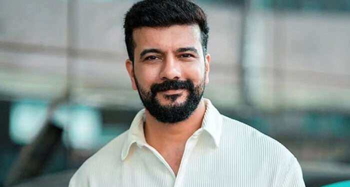 കൈപ്പത്തി ചിഹ്നത്തിൽ മത്സരിക്കുന്നതില്‍ അഭിമാനം, മമ്മൂട്ടിയുടെ അനുഗ്രഹം വാങ്ങിയാണ് പോരാട്ടത്തിനിറങ്ങുന്നത്, വിജയിച്ചാല്‍ അദ്ദേഹത്തെ പാലക്കാട് എത്തിക്കും- രമേശ് പിഷാരടി