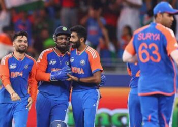 ചോദ്യം- ‘സഞ്ജു, 97, 89… രണ്ട് സെഞ്ചുറികൾ പാഴായി, നിരാശ തോന്നുന്നുണ്ടോ?.’.. “സാർ ഇത് ടെസ്റ്റോ, ഏകദിനമോ അല്ല, കളിച്ചത് രാജ്യത്തിനു വേണ്ടിയാണ്, ഇത് വാംഖഡെയാണ് 200 ഒക്കെ അവർക്ക് പുഷ്പം പോലെ ചെയ്സ് ചെയ്യാം, പരമാവധി റൺസ് അതുമാത്രമായിരുന്നു ലക്ഷ്യം… ഈ മാൻ ഓഫ് ദി മാച്ച് അവാർഡ് യഥാർത്ഥത്തിൽ ബുമ്രയ്ക്കുള്ളതാണ്, ഒരു തലമുറയിൽ ഒരിക്കൽ മാത്രം സംഭവിക്കുന്ന അത്ഭുതമാണ് അദ്ദേഹം…