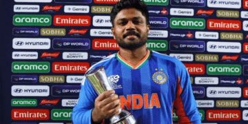 ഇന്ത്യയ്ക്ക് ലോക കപ്പ്:  ‘കോളടിച്ച്‘ പാമ്പാടി പൊന്നപ്പൻ സിറ്റിയിലെയും ഫിയ ഗാർമെന്റ്സിലെയും 63 ജീവനക്കാർ;  കടുത്ത സഞ്ജു ആരാധനായ  മുതലാളി വക 2,000 രൂപ എല്ലാവർക്കും! ക്വാർട്ടറിൽ 500, സെമി ഫൈനലിന് 1,000വും