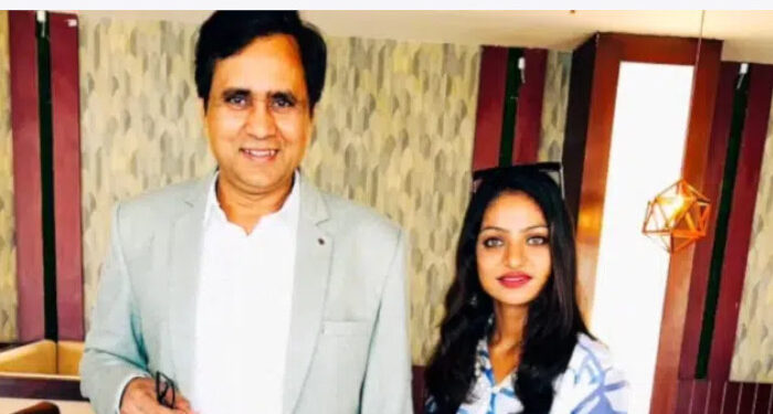 സിനിമാ സെറ്റിൽവെച്ച്  പലതവണ ശരീരത്തിൽ കയറിപ്പിടിച്ചു, ആദ്യത്തെ സിനിമയാണല്ലോ എന്ന് കരുതി വീട്ടുകാർ കാര്യമായെടുത്തില്ല, സംവിധായകന്‍  സനോജ് മിശ്രയ്ക്കെതിരെ  പരാതിയുമായി മൊണാലിസ, അതിക്രമം നേരിട്ടത് പ്രായപൂര്‍ത്തിയാകും മുമ്പ്