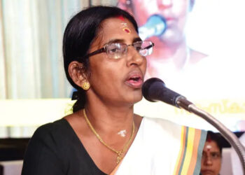 മതേരതനാകു … വൈറലാകു…   പള്ളിക്കു മുന്നിൽ മെയിന്‍ റോഡ് പൊങ്കാലയിടാൻ അനുവദിക്കുക,  വിശ്രമിക്കാനിത്തിരി സൗകര്യം കൊടുക്കുക.. എന്തൊക്കെ ചീപ്പ് ഷോകളാണ്, മുട്ടുമ്പോൾ കക്കൂസ് കൊടുത്തതും ചാനലിനു മുന്നിൽ ചായ കൊടുത്തതുമല്ല മതേതരത്വം, വന്ദേ മാതരം ചൊല്ലുമോ? തിരുപ്രം കുണ്ട്രത്ത് കാർത്തിക ദീപം കൊളുത്താമോ? എന്നൊക്കെ ചോദിച്ചാല്‍ ഇവരുടെ മുഖംമൂടി അഴിഞ്ഞുവീഴും- പരിഹാസവുമായി ശശികല