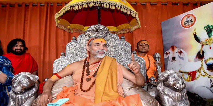 പശുക്കളെയും ഹിന്ദുമതത്തെയും സംരക്ഷിക്കുന്നതിന് രണ്ട് ലക്ഷം പേരടങ്ങുന്ന സായുധ സേന രൂപീകരിക്കാൻ അവിമുക്തേശ്വരാനന്ദ; ‘ചതുരംഗിണി സേന’ അടുത്ത വർഷം ഫെബ്രുവരിയിൽ യാഥാർത്ഥ്യമാകും