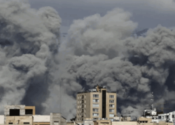 ഇറാനോട് പടവെട്ടി പ്രകൃതിയും; ടെഹ്‌റാനിൽ പരക്കെ അമ്ലമഴ; ന​ഗരവാസികൾക്ക് ​ഗുരുതര ആരോഗ്യ പ്രശ്നങ്ങൾ; അന്തരീക്ഷ വായുവിൽ സൾഫർ ഡയോക്സൈഡ് ഉൾപ്പെടെയുള്ള മാരകമായ വാതകങ്ങളുടെ അളവ് വർദ്ധിച്ചു