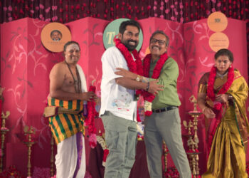 സുരാജ് വെഞ്ഞാറമൂട് പ്രധാന വേഷത്തിലെത്തുന്ന ഐശ്വര രജനീകാന്ത് ചിത്രം “ടെക്‌സ്‌ല” ലോഞ്ച് നടന്നു; നിർമ്മാണം കണ്ണൻ രവി പ്രൊഡക്ഷൻസ്