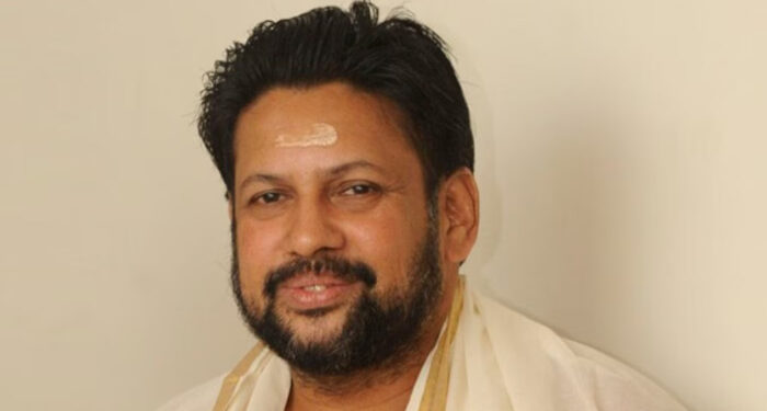 ശബരിമല സ്വര്‍ണക്കൊള്ള കേസില്‍ തന്ത്രി കണ്ഠരര് രാജീവരര്‍ക്ക് തിരിച്ചടി, തെളിവില്ലെന്ന വിചാരണക്കോടതി പരാമര്‍ശം ഹൈക്കോടതി റദ്ദാക്കി,  കേസില്‍ തന്ത്രിക്ക്  നോട്ടീസ് അയക്കാനും ഉത്തരവ്