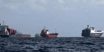 യുദ്ധം അവസാനിച്ചാലും ഹോർമൂസിൽ പിടിമുറുക്കാൻ ഇറാൻ;  ഇതുവഴി പോകുന്ന കപ്പലുകൾ ഇനി ടോൾ നല്കണം; ഇറാനെതിരെ ഉപരോധം ഏർപ്പെടുത്തിയ രാജ്യങ്ങൾക്കുമേൽ കൂതുതൽ നിയന്ത്രണങ്ങൾ