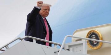 ഇറാനെ മര്യാദ പഠിപ്പിക്കാൻ ഖാർഗ് ദ്വീപ്, ഹോർമുസ് കടലിടുക്കിലും ആക്രമിക്കും? ഇസ്ലാമാബാദിൽ വെടിനിർത്തലിനായി നയതന്ത്ര ചർച്ചകൾ നടക്കുന്നതിനിടെ ടെഹ്റാനിൽ കരസേന യുദ്ധത്തിന് തയാറായി യുഎസ്, ലക്ഷ്യം ഖാർഗ് ദ്വീപ് യുഎസ് നിയന്ത്രണത്തിലാക്കുക, ഹോർമുസിൽ വ്യാപാര- സൈനിക കപ്പലുകളെ ലക്ഷ്യമിടുന്ന ആയുധ സംവിധാനങ്ങൾ കണ്ടെത്തി നശിപ്പിക്കുക,