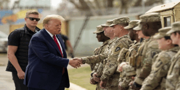 യുദ്ധം അവസാനിപ്പിക്കുന്നതിന് ഒരുവശത്ത് ​ഗംഭീര ചർച്ച; അണിയറയിലാകട്ടെ കരയുദ്ധത്തിനുള്ള ഒരുക്കങ്ങൾ; പശ്ചിമേഷ്യയിലേക്ക് 10,000 സൈനികരെ കൂടി അയയ്ക്കാൻ പദ്ധതിയിട്ട് യുഎസ്