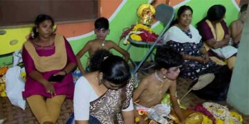 രക്ഷിതാക്കളിൽ നിന്ന് 12,000 രൂപ വീതം ക്ഷേത്രം ഭാരവാഹികൾ വാങ്ങിയിട്ട് കിടക്കാൻ സൗകര്യമൊരുക്കിയത് സ്കൂൾ വരാന്തയിലും ശുചിമുറിക്ക് സമീപം നിലത്തും, കുത്തിയോട്ടത്തിനായി കഠിന വൃതമെടുത്ത കുട്ടികൾക്ക് വയ്യെന്നു പറഞ്ഞിട്ടും തിരിഞ്ഞ് നോക്കിയില്ല, കുടിക്കാൻ നൽകിയത് ചീത്തവെള്ളം- പരാതിയുമായി മാതാപിതാക്കൾ