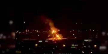 യുദ്ധം ആരംഭിച്ച ശേഷം യുഎഇ ലക്ഷ്യമാക്കി ഇറാൻ പ്രയോ​ഗിച്ചത് 1,800-ത്തിലധികം മിസൈലുകളും ഡ്രോണുകളും!! ഇത്തവണ തൊടുത്തുവിട്ട ഡ്രോൺ പതിച്ചത് ദുബായ് അന്താരാഷ്ട്ര വിമാനത്താവളത്തിന് സമീപം, ഇന്ധന ടാങ്കിന് തീപിടിച്ചു, ഒഴിവായത് വൻ ദുരന്തം, വിമാന സർവീസുകൾ നിർത്തിവച്ചു… യാത്രക്കാർ വിമാന വിവരങ്ങൾക്കായി ബന്ധപ്പെട്ട എയർലൈൻസുമായി ബന്ധപ്പെടണം- അറിയിപ്പ്… Video