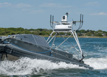 ഇറാനു മുന്നിൽ അമേരിക്കയുടെ അടുത്ത കരുനീക്കം;  പേർഷ്യൻ ഗൾഫിൽ അത്യാധുനിക ഡ്രോൺ ബോട്ടുകളിറക്കി; ഹോർമൂസ് ലക്ഷ്യമാക്കി ആ പോരാളിക്കൂട്ടം