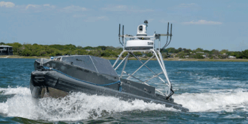 ഇറാനു മുന്നിൽ അമേരിക്കയുടെ അടുത്ത കരുനീക്കം;  പേർഷ്യൻ ഗൾഫിൽ അത്യാധുനിക ഡ്രോൺ ബോട്ടുകളിറക്കി; ഹോർമൂസ് ലക്ഷ്യമാക്കി ആ പോരാളിക്കൂട്ടം