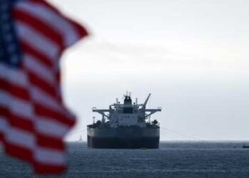 അടുത്തത് കരയുദ്ധമോ? ഇറാൻ ലക്ഷ്യമാക്കി മൂന്ന് യുദ്ധക്കപ്പലുകൾ കൂടി…50,000 ത്തിന് ഒപ്പം 2,500 സൈനികരെ കൂടി വിന്യസിക്കാൻ അമേരിക്ക!! പശ്ചിമേഷ്യയിൽ സംഘർഷം രൂക്ഷം