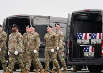 അമേരിക്കന്‍ സൈനികരെ പിടികൂടി ജയിലിലടച്ചതായി  അലി ലാറിജാനി, തങ്ങളുടെ ഒരു സൈനികന്റെയും രോമത്തില്‍ പോലും തൊടാന്‍ കഴിഞ്ഞിട്ടില്ല, ഇറാന്റെ നുണകളിലൊന്നുമാത്രമാണിതെന്ന് യു എസ്