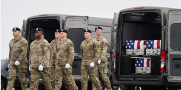 അമേരിക്കന്‍ സൈനികരെ പിടികൂടി ജയിലിലടച്ചതായി  അലി ലാറിജാനി, തങ്ങളുടെ ഒരു സൈനികന്റെയും രോമത്തില്‍ പോലും തൊടാന്‍ കഴിഞ്ഞിട്ടില്ല, ഇറാന്റെ നുണകളിലൊന്നുമാത്രമാണിതെന്ന് യു എസ്