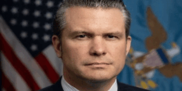 യുഎസ് പ്രതിരോധ സെക്രട്ടറി പീറ്റ് ഹെഗ്‌സെത്തിനെതിരെ ഗുരുതര ആരോപണം; ഇറാൻ യുദ്ധത്തിന് മുമ്പ്  ഇടനിലക്കാർ വഴി പ്രതിരോധ നിക്ഷേപങ്ങൾ നടത്താൻ ശ്രമിച്ചു