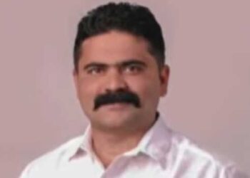 രാഹുൽ മാങ്കൂട്ടത്തിലുമായി അടുത്ത ബന്ധം?, പാലക്കാട് ന​ഗരസഭ കൗൺസിലർ പ്രശോഭ് സി വത്സനെതിരെ ലൈം​​ഗിക പീഡന പരാതിയുമായി ദളിത് യുവതി!! ജോലി വാ​ഗ്ദാനം ചെയ്ത് വീട്ടിലെത്തിയും കാറിൽ വച്ചും പീഡിപ്പിച്ചു, ഹോട്ടലിലേക്ക് വിളിച്ചുവരുത്തി ഭീഷണിപ്പെടുത്തി പീഡിപ്പിക്കാൻ ശ്രമം, ദൃശ്യങ്ങൾ മൊബൈൽ ഫോണിൽ പകർത്തി… യുവതി പരാതി നൽകിയത് മുഖ്യമന്ത്രിക്ക്