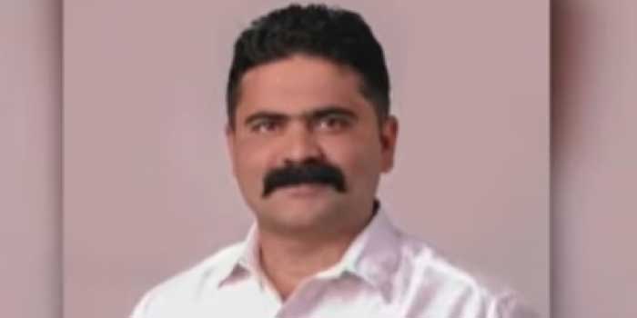 രാഹുൽ മാങ്കൂട്ടത്തിലുമായി അടുത്ത ബന്ധം?, പാലക്കാട് ന​ഗരസഭ കൗൺസിലർ പ്രശോഭ് സി വത്സനെതിരെ ലൈം​​ഗിക പീഡന പരാതിയുമായി ദളിത് യുവതി!! ജോലി വാ​ഗ്ദാനം ചെയ്ത് വീട്ടിലെത്തിയും കാറിൽ വച്ചും പീഡിപ്പിച്ചു, ഹോട്ടലിലേക്ക് വിളിച്ചുവരുത്തി ഭീഷണിപ്പെടുത്തി പീഡിപ്പിക്കാൻ ശ്രമം, ദൃശ്യങ്ങൾ മൊബൈൽ ഫോണിൽ പകർത്തി… യുവതി പരാതി നൽകിയത് മുഖ്യമന്ത്രിക്ക്