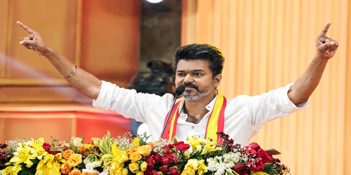 വിജയ് രണ്ടിടങ്ങളിൽ മത്സരിക്കും; 29 വയസ്സു കഴിഞ്ഞിട്ടും ജോലി ഇല്ലാത്തവർക്ക് പ്രതിമാസം 4000 രൂപ നൽകുമെന്ന് വാഗ്ദാനം