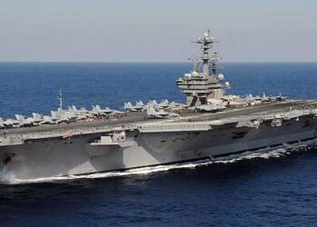 അമേരിക്കയുടെ ലക്ഷ്യം യുദ്ധമോ, അതോ സമാധാനമോ?  ലോകത്തിലെ ഏറ്റവും വലിയ യുദ്ധക്കപ്പലുകളിൽ ഒന്ന്, ഓരോ 20 സെക്കൻഡിലും ഒരു വിമാനം പറത്താനുള്ള ശേഷി, രണ്ട് ആണവ റിയാക്ടറുകൾ ഉപയോഗിച്ച് പ്രവർത്തിക്കുന്ന യുഎസ്എസ് ജോർജ് എച്ച്. ഡബ്ല്യു. ബുഷും മിഡിൽ ഈസ്റ്റിലേക്ക് നീങ്ങുന്നു…