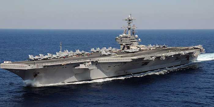 അമേരിക്കയുടെ ലക്ഷ്യം യുദ്ധമോ, അതോ സമാധാനമോ?  ലോകത്തിലെ ഏറ്റവും വലിയ യുദ്ധക്കപ്പലുകളിൽ ഒന്ന്, ഓരോ 20 സെക്കൻഡിലും ഒരു വിമാനം പറത്താനുള്ള ശേഷി, രണ്ട് ആണവ റിയാക്ടറുകൾ ഉപയോഗിച്ച് പ്രവർത്തിക്കുന്ന യുഎസ്എസ് ജോർജ് എച്ച്. ഡബ്ല്യു. ബുഷും മിഡിൽ ഈസ്റ്റിലേക്ക് നീങ്ങുന്നു…