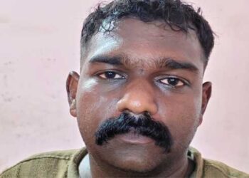 കുടുംബവുമായി നേരത്തെ പരിജയം, അമ്മയുടെ ഫോണിൽ നിന്ന് പ്രായപൂർത്തിയാകാത്ത സമയത്തെ മകളുടെ ഫോട്ടൊയെടുത്ത് മോർഫ് ചെയ്ത് വ്യാജ അക്കൗണ്ട് വഴി സമൂഹമാധ്യമത്തിലൂടെ പ്രചരിപ്പിച്ചു, കൂടുതൽ ചിത്രങ്ങൾ വരാതിരിക്കാൻ അവർ ആവശ്യപ്പെടുന്ന സ്വർണാഭരണവും പണവും നൽകണമെന്ന് തെറ്റിദ്ധരിപ്പിച്ചു, പോലീസുകാരൻ അറസ്റ്റിൽ