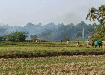 തൃശ്ശൂർപൂരത്തിനുള്ള വെടിക്കെട്ടുസാമഗ്രികൾ നിർമിക്കുന്നിടത്ത് സ്‌ഫോടനം: 8 മരണങ്ങൾ സ്ഥിരീകരിച്ചു; നിരവധി പേരുടെ നില അതീവ ​ഗുരുതരമെന്ന് റിപ്പോർട്ട്; രക്ഷാ പ്രവർത്തനം ദുഷ്കരം, ഇപ്പോഴും പൊട്ടിത്തെറികൾ കേൾക്കാനാവുന്നെന്ന് ദൃക്സാക്ഷികൾ, അപകട സമയത്ത് സ്ഥലത്ത് 30 നും 40 നും ഇടയിൽ ആൾക്കാർ ഉണ്ടായിരുന്നു- കലക്ടർ