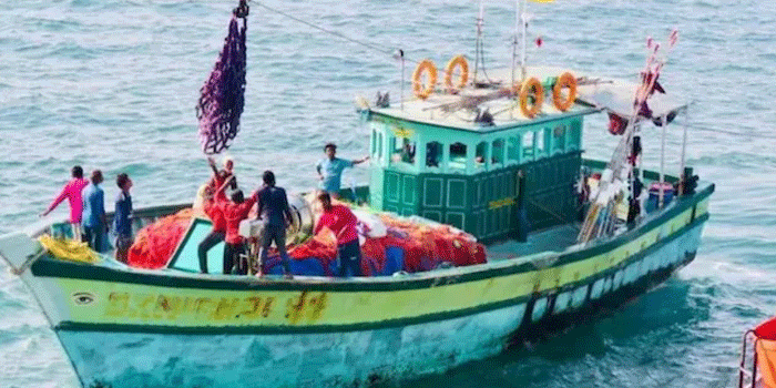 കനത്ത ചൂട്; തീരദേശത്ത് മത്സ്യലഭ്യത കുറയുന്നു; മത്തിയും കൊഴുവയുമൊന്നും കിട്ടാനില്ല; തൊഴിലാളികൾക്ക് തിരിച്ചടിയായി ഇന്ധന വില വർദ്ധനവും