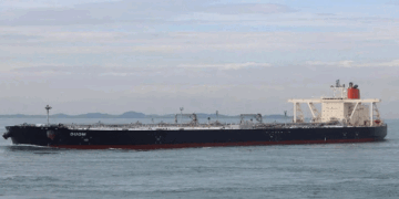 ഏഴുവർഷത്തിനുശേഷം ഇറാനിയൻ എണ്ണക്കപ്പലുകൾ ഇന്ത്യൻ തീരത്തെത്തി; ഒഡിഷയിലെ പാരദീപ് തുറമുഖത്ത് ഇരുപത് ലക്ഷം വീപ്പ എണ്ണയുമായി ‘ജയ’യും  ഗുജറാത്തിലെ സിക്ക തുറമുഖത്ത് ‘ഫെലിസിറ്റി’യും നങ്കൂരമിട്ടു