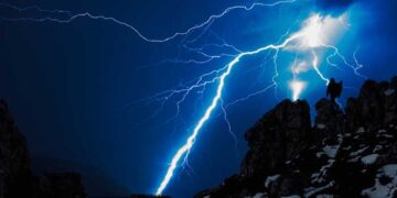 പാടത്ത് കളിച്ചുകൊണ്ടിരുന്ന നാല് കുട്ടികൾക്ക് ഇടിമിന്നലേറ്റു, കുട്ടികളുടെ ആരോഗ്യനിലയിൽ ആശങ്കപ്പെടാനില്ലെന്ന് ആശുപത്രി അധികൃതർ