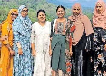 ഉമ്മ മരിച്ചതറിയാതെ 11 കാരി മസ്‌നീൻ, സാജിതയുടെ ജീവൻ നഷ്ടപ്പെട്ടതറിയാതെ മരണത്തോട് മല്ലടിച്ച് മകൻ ഷഹദീൻ…വാൽപ്പാറ വാഹനാപകടത്തിൽ മരിച്ച ഒൻപതുപേരുടെയും പൊതുദർശനം ആരംഭിച്ചു, പ്രധാനാധ്യാപികയുടെ സംസ്കാരം ഷൊർണൂരിൽ