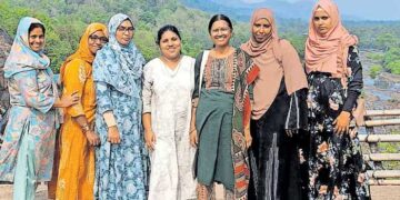 ഉമ്മ മരിച്ചതറിയാതെ 11 കാരി മസ്‌നീൻ, സാജിതയുടെ ജീവൻ നഷ്ടപ്പെട്ടതറിയാതെ മരണത്തോട് മല്ലടിച്ച് മകൻ ഷഹദീൻ…വാൽപ്പാറ വാഹനാപകടത്തിൽ മരിച്ച ഒൻപതുപേരുടെയും പൊതുദർശനം ആരംഭിച്ചു, പ്രധാനാധ്യാപികയുടെ സംസ്കാരം ഷൊർണൂരിൽ