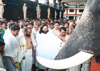 ഗുരുവായൂർ, തളിപ്പറമ്പ് രാജരാജേശ്വര ക്ഷേത്രത്തിനായി, മൂന്നുകോടി വീതം സംഭാവന, രാജരാജേശ്വര ക്ഷേത്ര നവീകരണത്തിന്, 12 കോടിയുടെ വാ​ഗ്ദാനം, ഗുരുവായൂരിലെ ആനക്ഷേമ പ്രവർത്തനങ്ങൾക്കായി അധിക പിന്തുണ, കേരളത്തിലെ ക്ഷേത്രങ്ങൾ സന്ദർശിച്ച് അനന്ത് അംബാനി