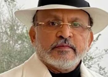 ‘ഒരു ഇന്റിമേറ്റ് സീൻ ചിത്രീകരിക്കുന്നതിനിടെ നായക നടൻ നിയന്ത്രണം വിട്ടു പെരുമാറി, സംവിധായകൻ കട്ട് പറഞ്ഞിട്ടും ആ നടൻ നിർത്തിയില്ല, നടന്റെ കയ്യിൽ നിന്ന് കുതറിമാറി ഓടി രക്ഷപ്പെടുകയായിരുന്നു ആ നടി, അവരുടെ മാനസികാഘാതം വളരെ വലുതായിരുന്നു, അവർ രണ്ടു ദിവസം മുറിക്കു പുറത്തിറങ്ങിയില്ല’… പുതിയ വിവാദങ്ങൾക്ക് തിരികൊളുത്തി അന്നു കപൂർ