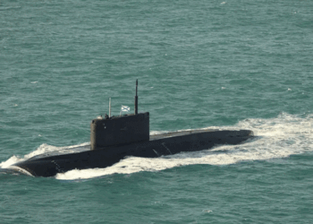 വടക്കൻ അറ്റ്ലാന്റിക് സമുദ്രത്തിലെ തന്ത്ര പ്രധാന മേഖലയിൽ സംശയാസ്പദമായരീതിയിൽ റഷ്യൻ അന്തർവാഹിനികൾ; പിന്തുടരാൻ യു.കെ.യും നോർവേയും യുദ്ധക്കപ്പലുകളും വിമാനങ്ങളും വിന്യസിച്ചു