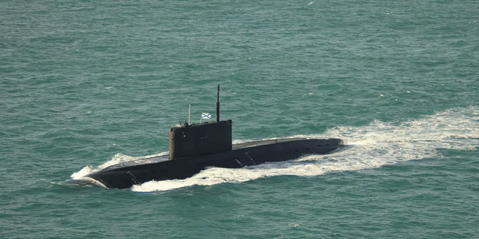 വടക്കൻ അറ്റ്ലാന്റിക് സമുദ്രത്തിലെ തന്ത്ര പ്രധാന മേഖലയിൽ സംശയാസ്പദമായരീതിയിൽ റഷ്യൻ അന്തർവാഹിനികൾ; പിന്തുടരാൻ യു.കെ.യും ടെയും നോർവേയും യുദ്ധക്കപ്പലുകളും വിമാനങ്ങളും വിന്യസിച്ചു